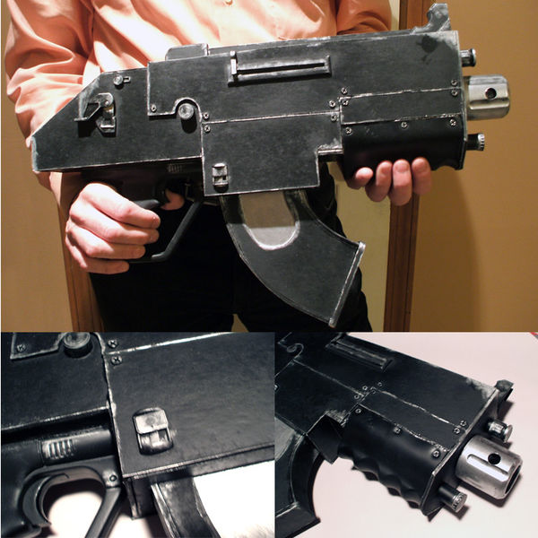 600px-Warhammer_40k_prop_bolter_by_Vice552.jpg